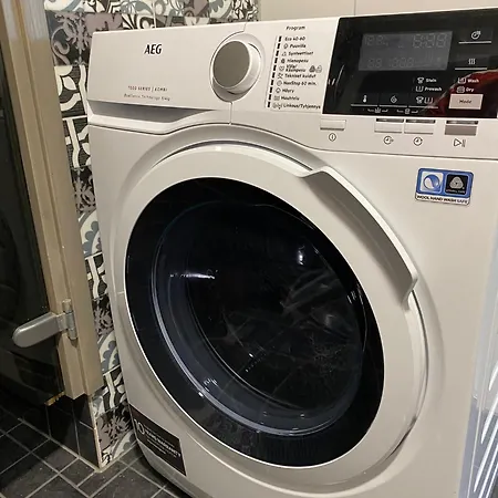 Gella Itaemerenkatu 16 *